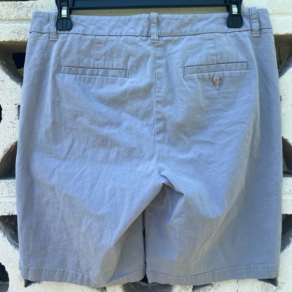 J.Crew Women’s 10” Bermuda stretch chino - Picture 2 of 3